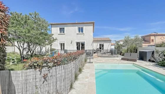 A louer MAISON  5 PIECES 147 M2 BORD DE MER POMEROLS