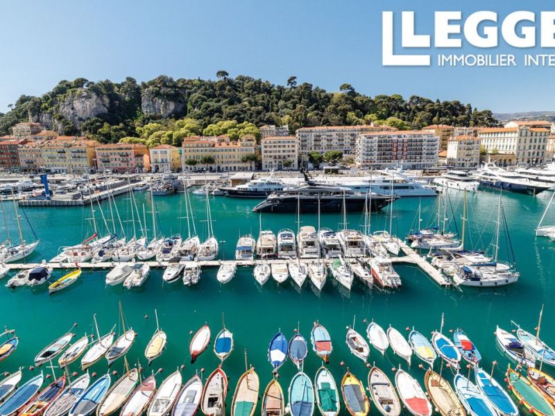 A louer APPARTEMENT T3 69 M2 BORD DE MER NICE