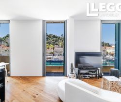 A louer APPARTEMENT T3 69 M2 BORD DE MER NICE