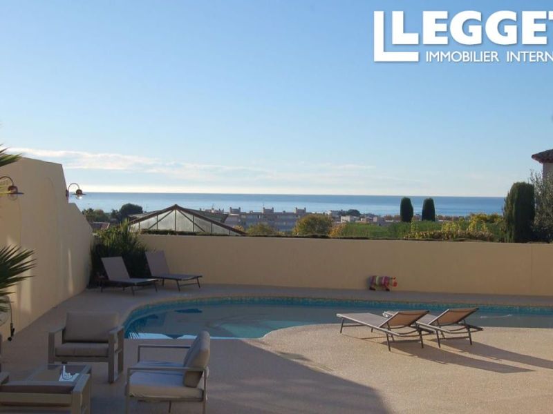 A vendre MAISON  242 M2 VUE MER CAGNES SUR MER
