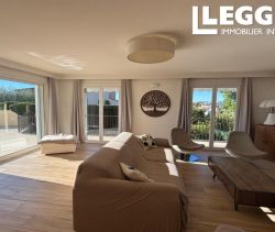 A vendre MAISON  242 M2 VUE MER CAGNES SUR MER