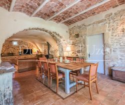 A louer MAISON  DE MAîTRE  UZES