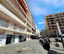 A louer APPARTEMENT T4 92 M2 BORD DE MER AJACCIO