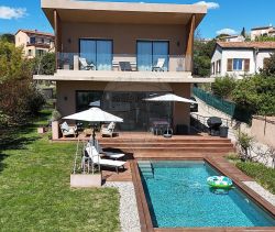 A louer MAISON  CONTEMPORAINE BORD DE MER CAGNES SUR MER