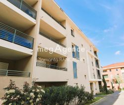 A louer APPARTEMENT T2 49 M2 TERRASSE BORD DE MER FREJUS