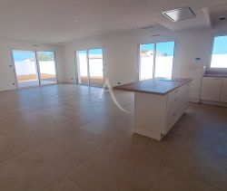 A vendre MAISON  4 PIECES 122 M2 BORD DE MER TALMONT SAINT HILAIRE
