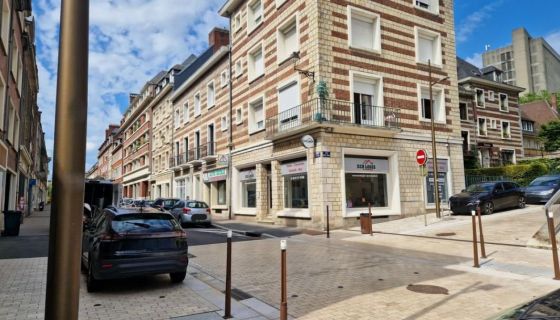 A louer APPARTEMENT T3 107 M2  LISIEUX