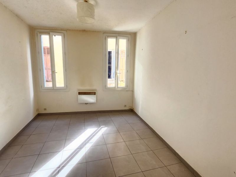 A louer APPARTEMENT T2 36 M2 BORD DE MER LA CIOTAT