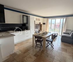 A louer APPARTEMENT T2 42 M2 BORD DE MER SIX FOURS LES PLAGES