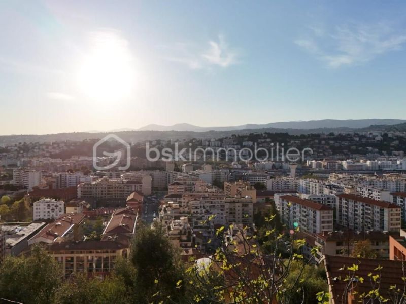 A louer APPARTEMENT DE PRESTIGE T4 105 M2 VUE MER NICE