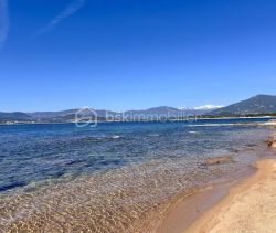 A louer APPARTEMENT T2 45 M2 TERRASSE PIEDS DANS L'EAU GROSSETO PRUGNA