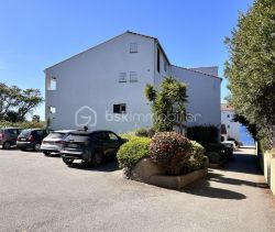 A louer APPARTEMENT T2 45 M2 TERRASSE PIEDS DANS L'EAU GROSSETO PRUGNA