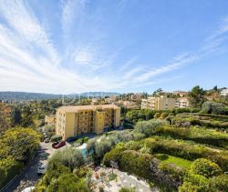 A louer APPARTEMENT DE PRESTIGE T4 91 M2 TERRASSE BORD DE MER GRASSE