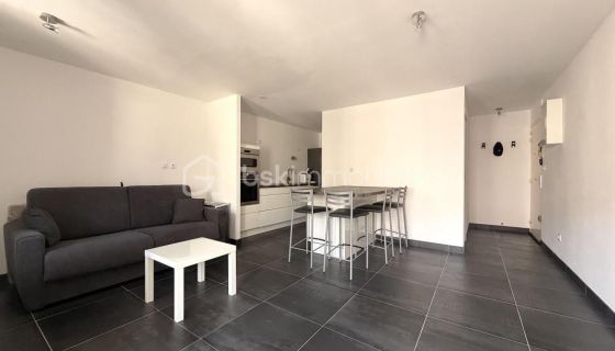 A louer STUDIO  30 M2 BORD DE MER SETE
