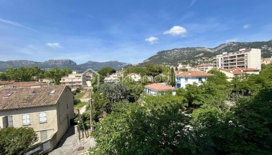 A louer APPARTEMENT T3 51 M2 BORD DE MER TOULON