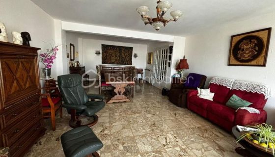A louer APPARTEMENT T3 98 M2 BORD DE MER SETE