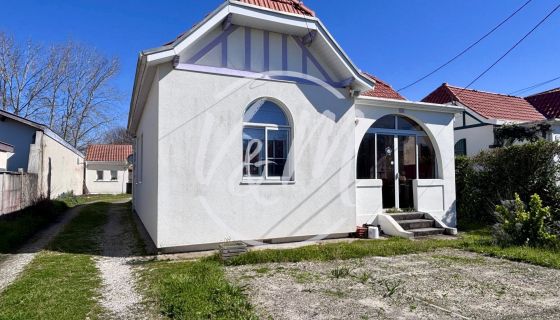 A vendre TrEs jolie maison de type basco landais 5 PIECES 101 M&sup2; Andernos-les-Bains
