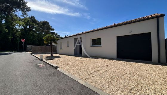 A vendre MAISON  4 PIECES 88 M2 BORD DE MER SAINT VINCENT SUR JARD