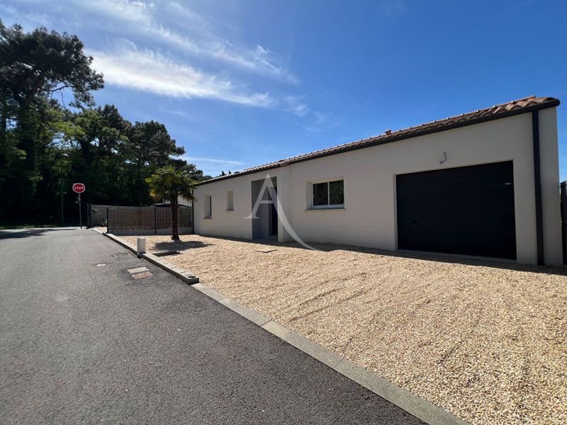 A vendre MAISON  4 PIECES 88 M2 BORD DE MER SAINT VINCENT SUR JARD