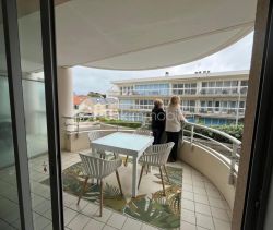 A louer APPARTEMENT T2 33 M2 TERRASSE PIEDS DANS L'EAU PORNICHET