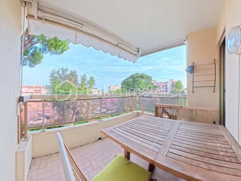 A louer APPARTEMENT T2 49 M2 TERRASSE BORD DE MER GOLFE JUAN