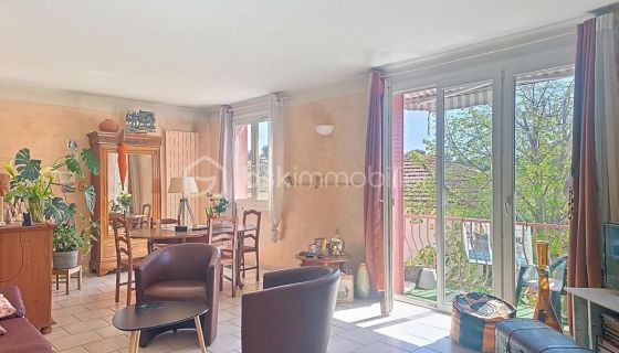 A louer APPARTEMENT T3 69 M2 BORD DE MER LA SEYNE SUR MER