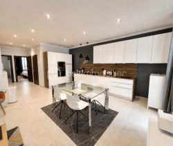 A louer APPARTEMENT T3 68 M2 BORD DE MER CANNES