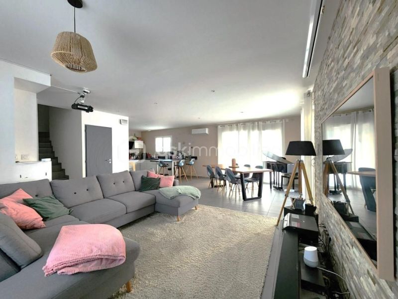 A louer MAISON  4 PIECES 107 M2  PEZENAS