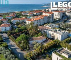 A louer APPARTEMENT DE PRESTIGE NEUF T3 68 M2 TERRASSE BORD DE MER ANTIBES