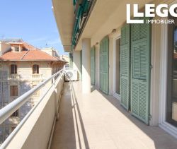 A louer APPARTEMENT DE PRESTIGE T4 140 M2 BORD DE MER NICE