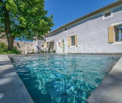 A louer MAISON  DE MAîTRE  UZES