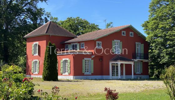 A vendre MAISON  14 PIECES 475 M2  DAX commerces, services