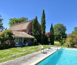 A vendre MAISON  14 PIECES 475 M2  DAX commerces, services