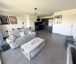A louer APPARTEMENT T3 61 M2 TERRASSE  MARSEILLE 13EME