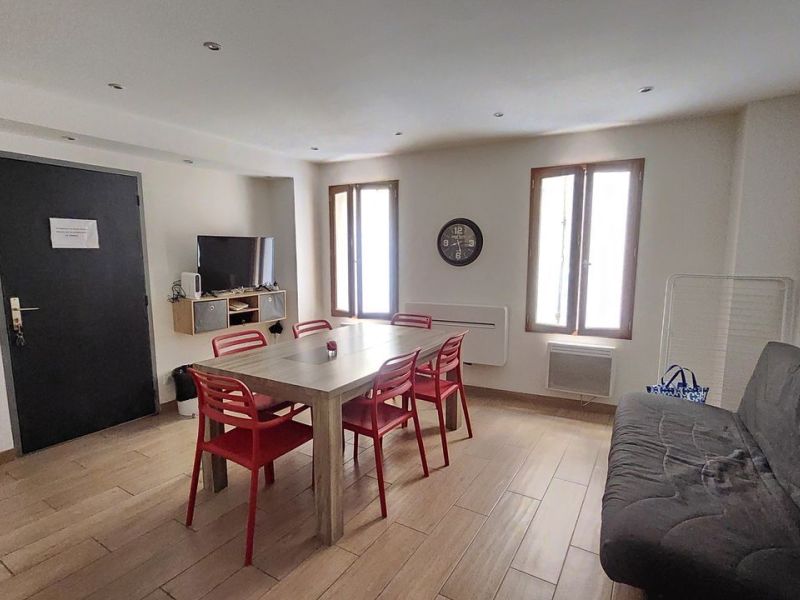 A louer APPARTEMENT NEUF T3 51 M2 BORD DE MER LA CIOTAT