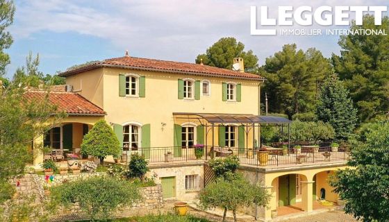 A louer MAISON  6 PIECES 233 M2 BORD DE MER VILLECROZE