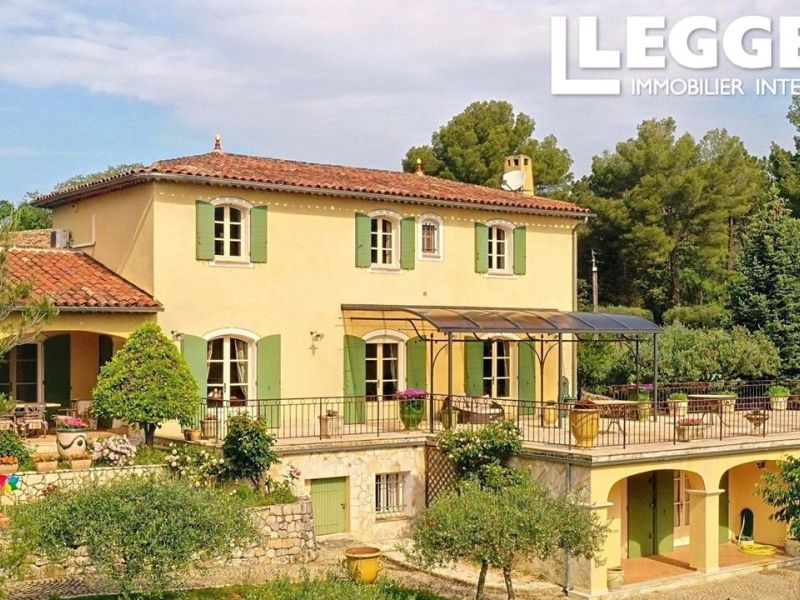 A louer MAISON  6 PIECES 233 M2 BORD DE MER VILLECROZE