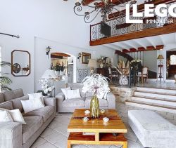 A louer MAISON  5 PIECES 196 M2  LORGUES