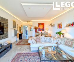 A louer APPARTEMENT DE PRESTIGE T2 60 M2 BORD DE MER NICE