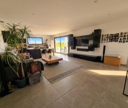 A louer MAISON  4 PIECES 107 M2  BIZE MINERVOIS