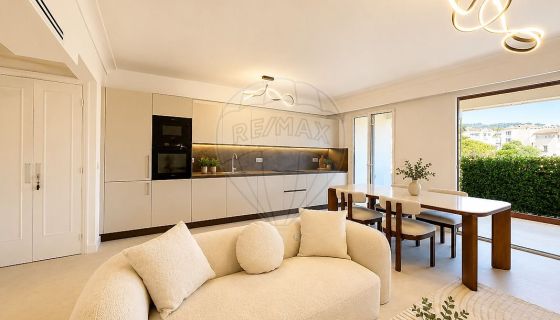 A louer APPARTEMENT DE PRESTIGE T3 73 M2 TERRASSE BORD DE MER NICE