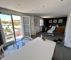 A louer APPARTEMENT DE PRESTIGE T2 48 M2 TERRASSE BORD DE MER SAINTE MAXIME