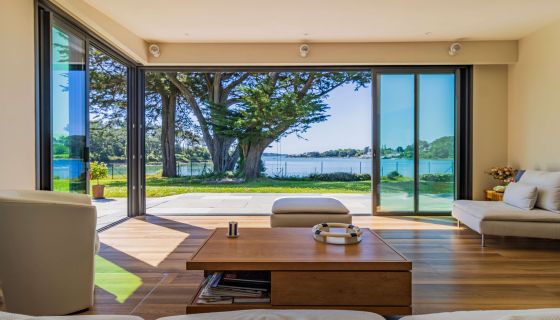 A vendre PropriETE 6 PIECES 116 M&sup2; les pieds dans l'eau Arradon