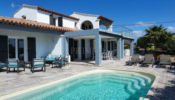 A vendre MAISON  5 PIECES 119 M2 PIEDS DANS L'EAU LES ISSAMBRES