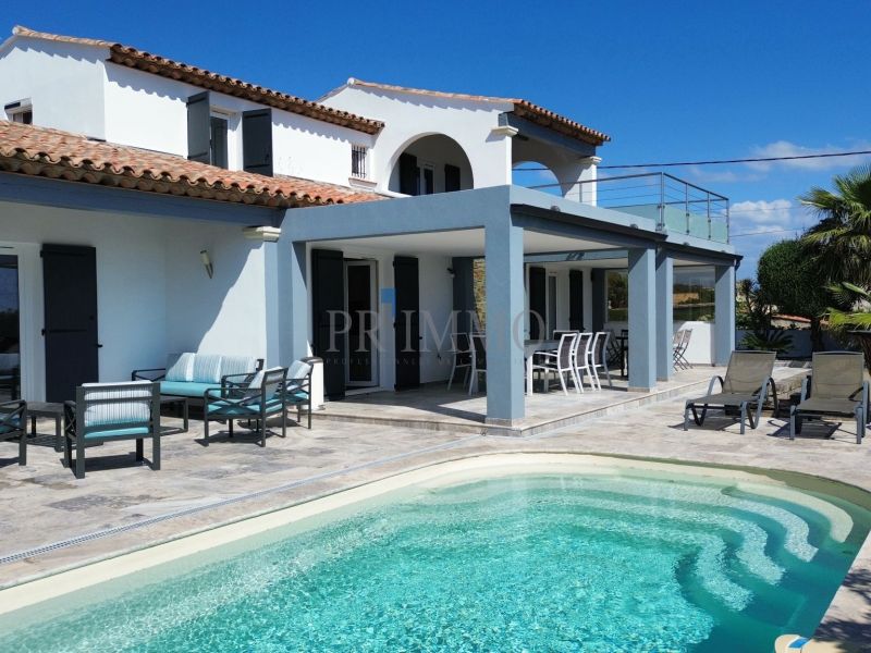 A vendre MAISON  5 PIECES 119 M2 PIEDS DANS L'EAU LES ISSAMBRES
