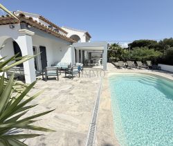 A vendre MAISON  5 PIECES 119 M2 PIEDS DANS L'EAU LES ISSAMBRES