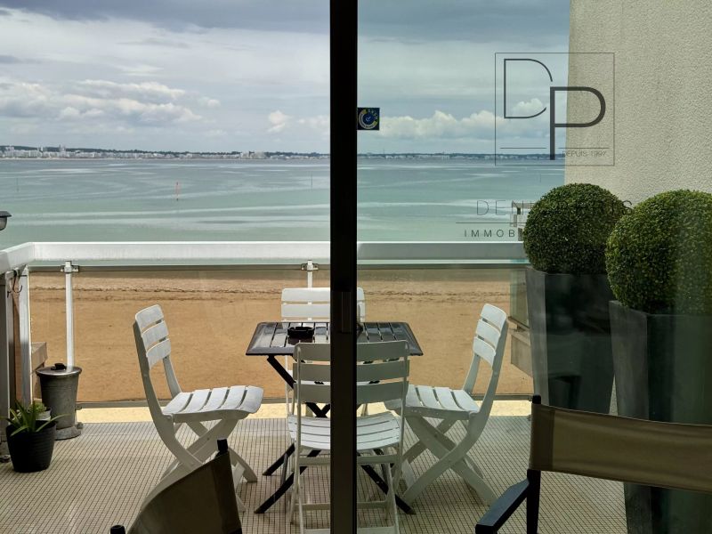 A louer APPARTEMENT DUPLEX T4 58 M2 TERRASSE PIEDS DANS L'EAU LE POULIGUEN