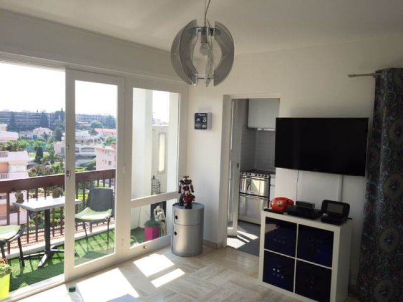 A louer STUDIO  25 M2 BORD DE MER CAGNES SUR MER