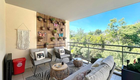 A louer APPARTEMENT  75 M2 BORD DE MER LA CIOTAT