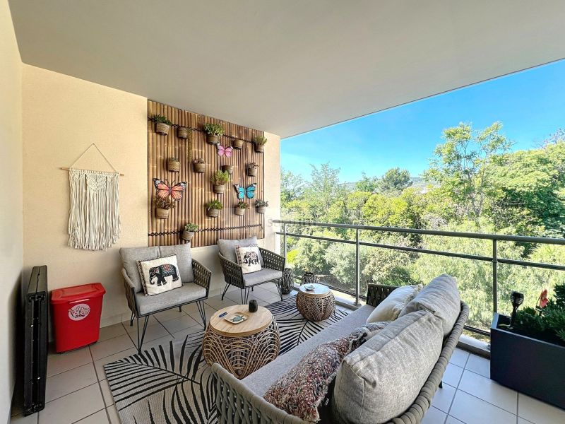 A louer APPARTEMENT  75 M2 BORD DE MER LA CIOTAT
